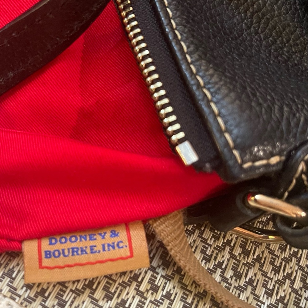 Dooney & Bourke Black Pebbled Leather Crossbody Purse Vintage M0987440 - Picture 3 of 16